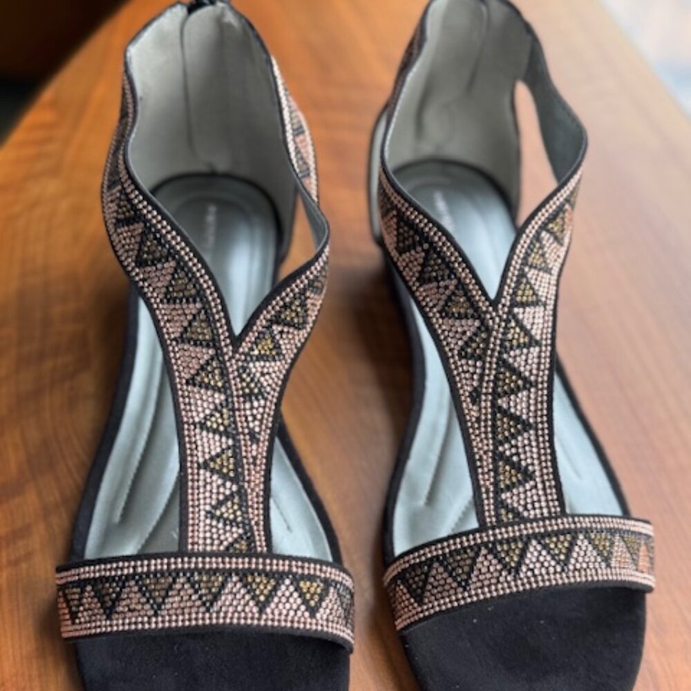 Andrew Geller Black and Gold Wedges